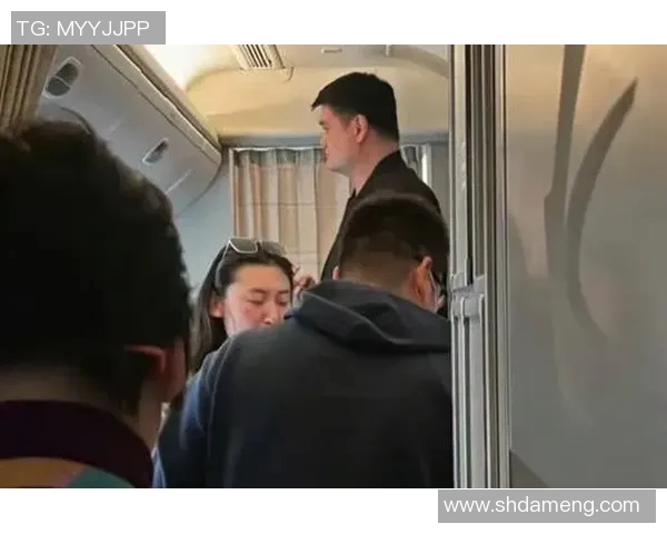 姚明亲临现场为盛大活动送上祝贺与祝福引发热烈反响