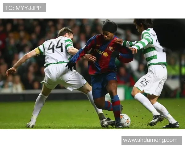 足球明星纷纷开通抖音平台分享生活与训练瞬间引发粉丝热议 足球明星纷纷开通抖音平台分享生活与训练瞬间引发粉丝热议