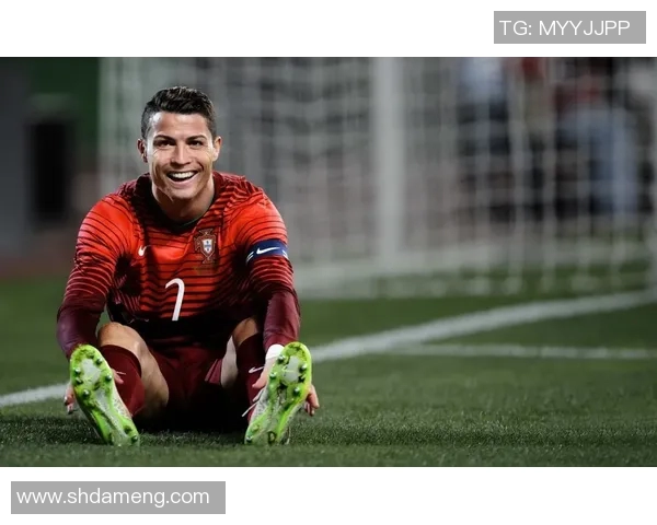 动态壁纸展示足球巨星C罗的精彩瞬间与传奇生涯